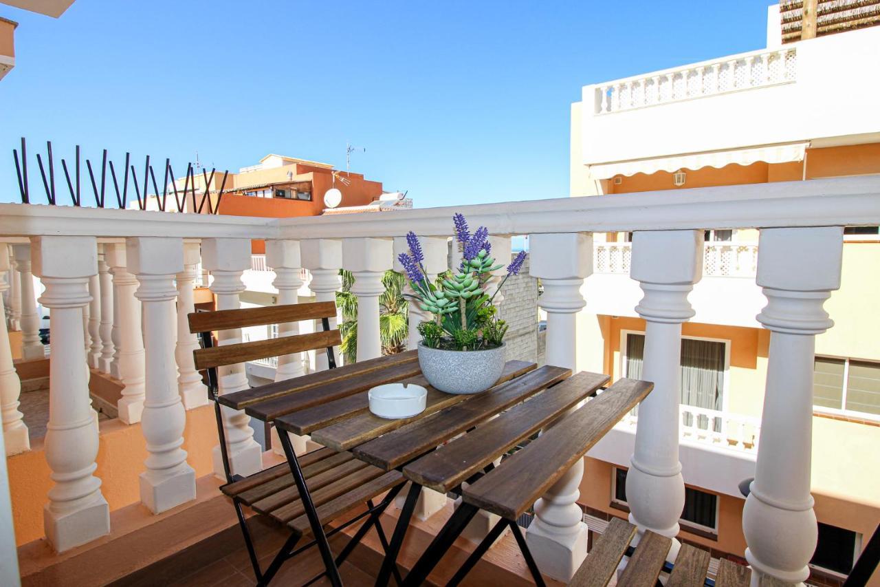 Beautiful Renovated Apartment With Air Conditioning Just Steps From The Sea In Playa San Juan Eksteriør billede