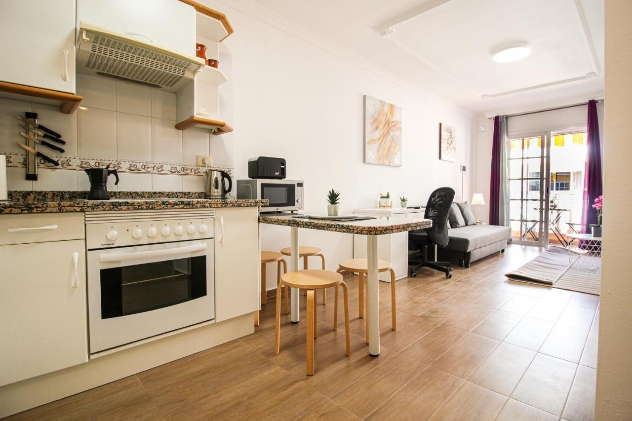 Beautiful Renovated Apartment With Air Conditioning Just Steps From The Sea In Playa San Juan Eksteriør billede