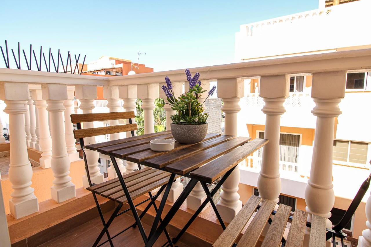 Beautiful Renovated Apartment With Air Conditioning Just Steps From The Sea In Playa San Juan Eksteriør billede