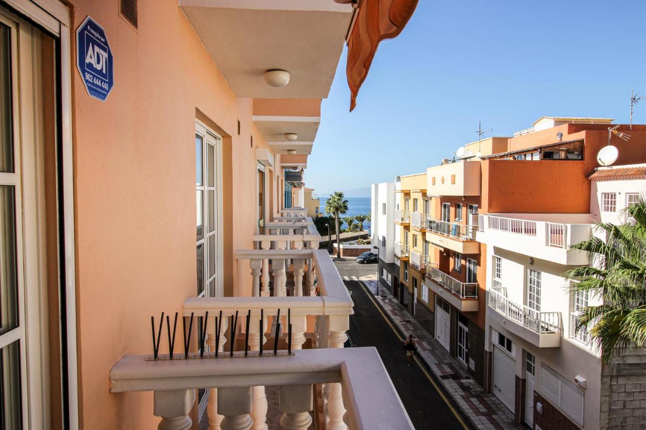 Beautiful Renovated Apartment With Air Conditioning Just Steps From The Sea In Playa San Juan Eksteriør billede