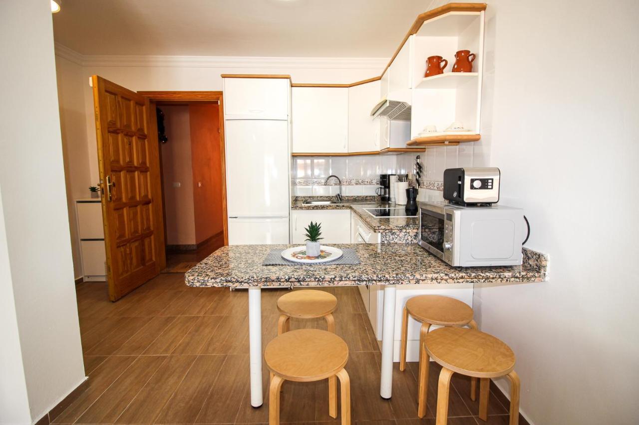 Beautiful Renovated Apartment With Air Conditioning Just Steps From The Sea In Playa San Juan Eksteriør billede