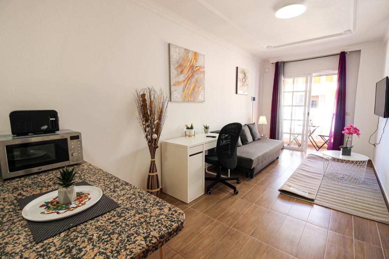 Beautiful Renovated Apartment With Air Conditioning Just Steps From The Sea In Playa San Juan Eksteriør billede