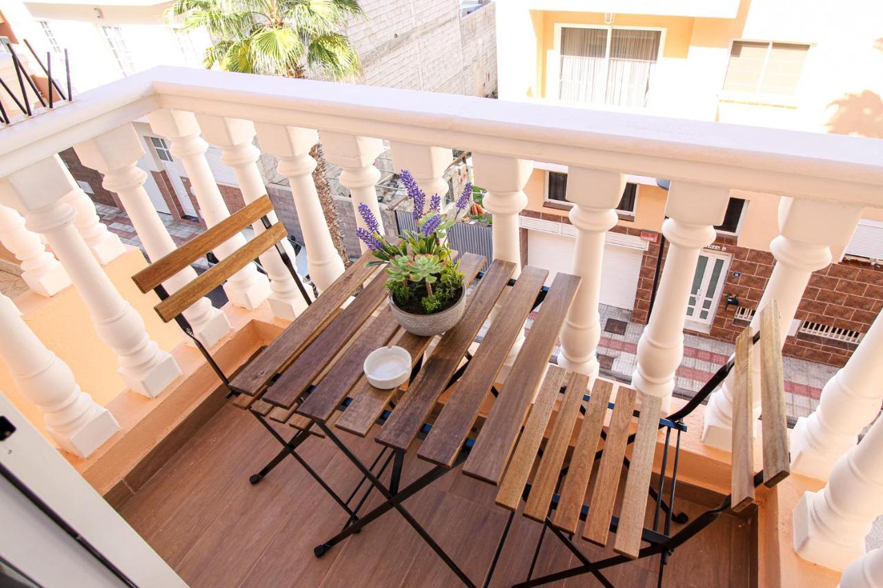 Beautiful Renovated Apartment With Air Conditioning Just Steps From The Sea In Playa San Juan Eksteriør billede