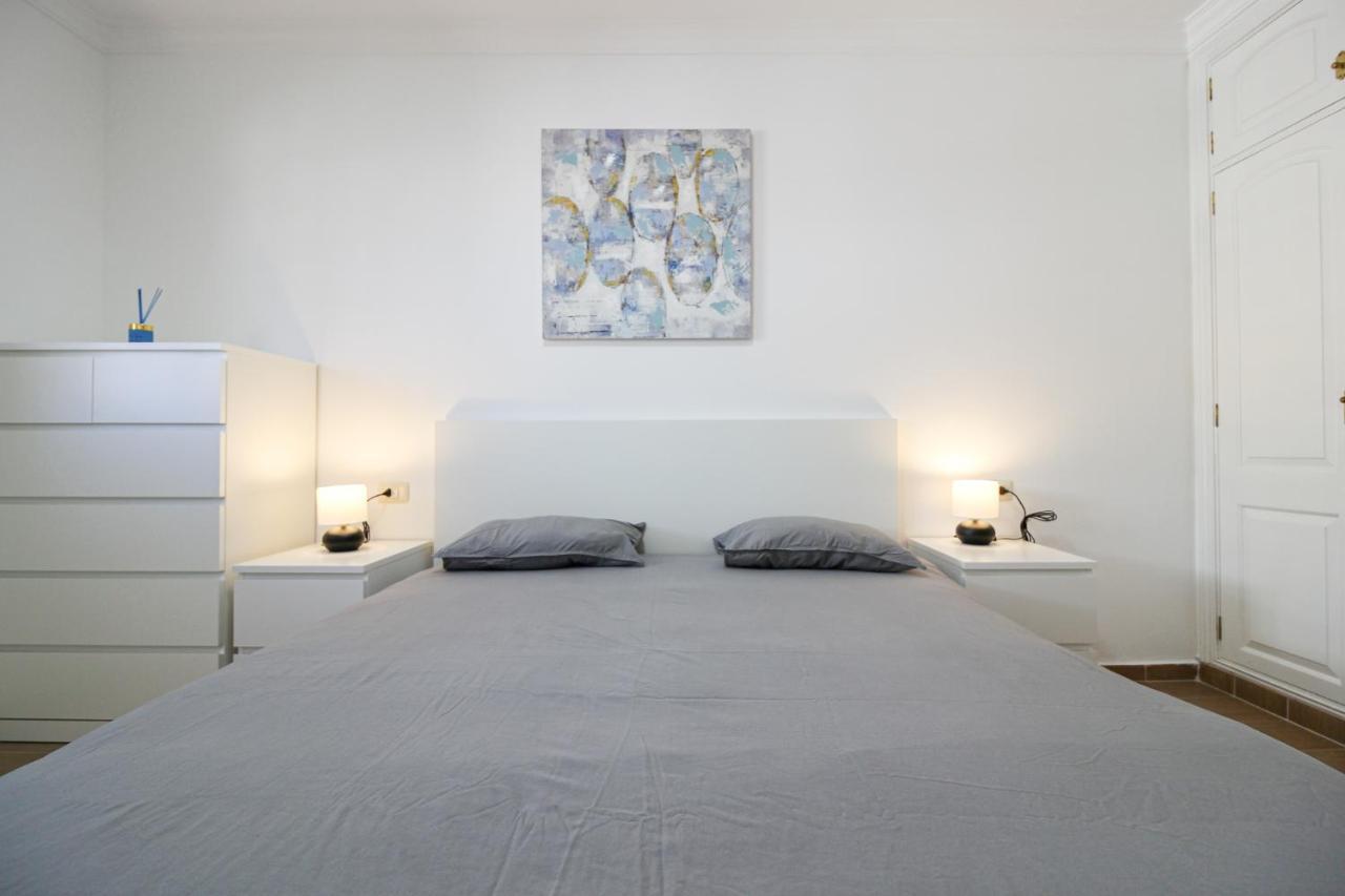 Beautiful Renovated Apartment With Air Conditioning Just Steps From The Sea In Playa San Juan Eksteriør billede