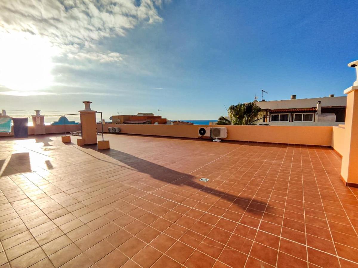 Beautiful Renovated Apartment With Air Conditioning Just Steps From The Sea In Playa San Juan Eksteriør billede