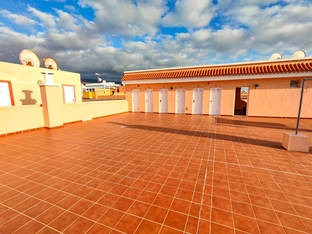 Beautiful Renovated Apartment With Air Conditioning Just Steps From The Sea In Playa San Juan Eksteriør billede